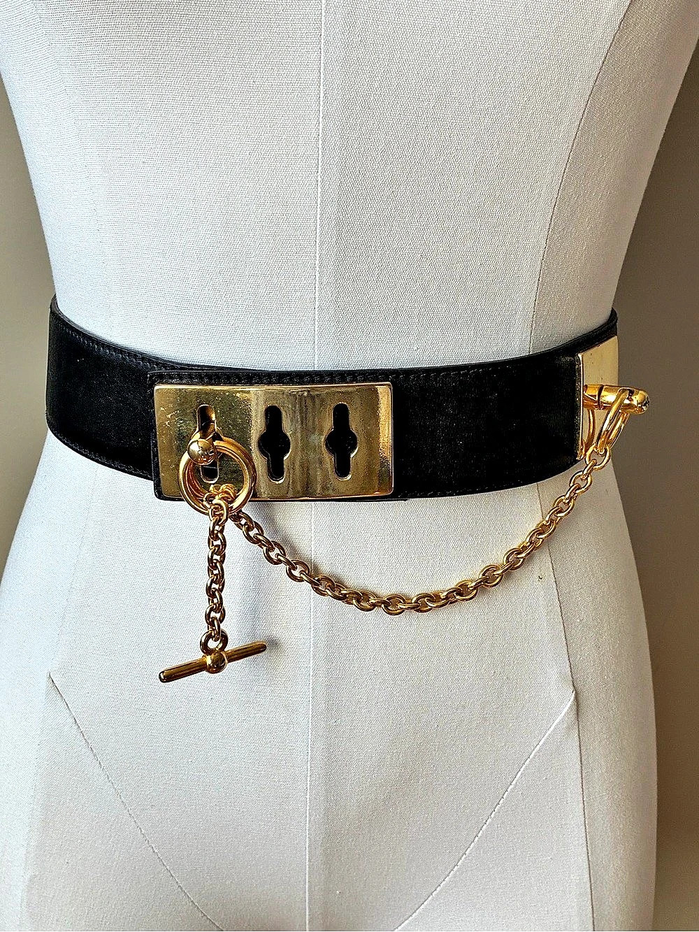 Vintage Neiman Marcus Leather Chain Belt in Black & Gold Size Small